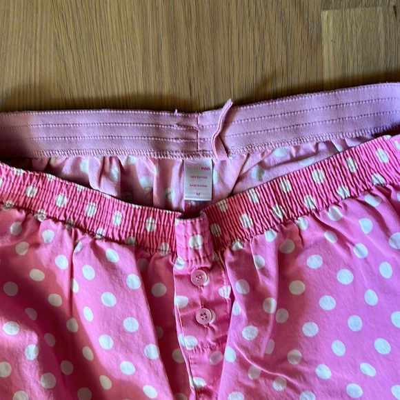 Victoria’s Secret pink pajama bottoms, size medium. Elastic waist, 100% cotton. - Picture 3 of 6